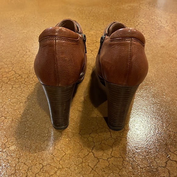 Clarks Flyrt Fancy Bootie/Pump - Picture 4 of 8